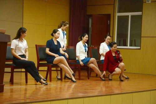 光山縣講解員服務禮儀與化妝造型培訓在光山縣中等職業(yè)學校舉行